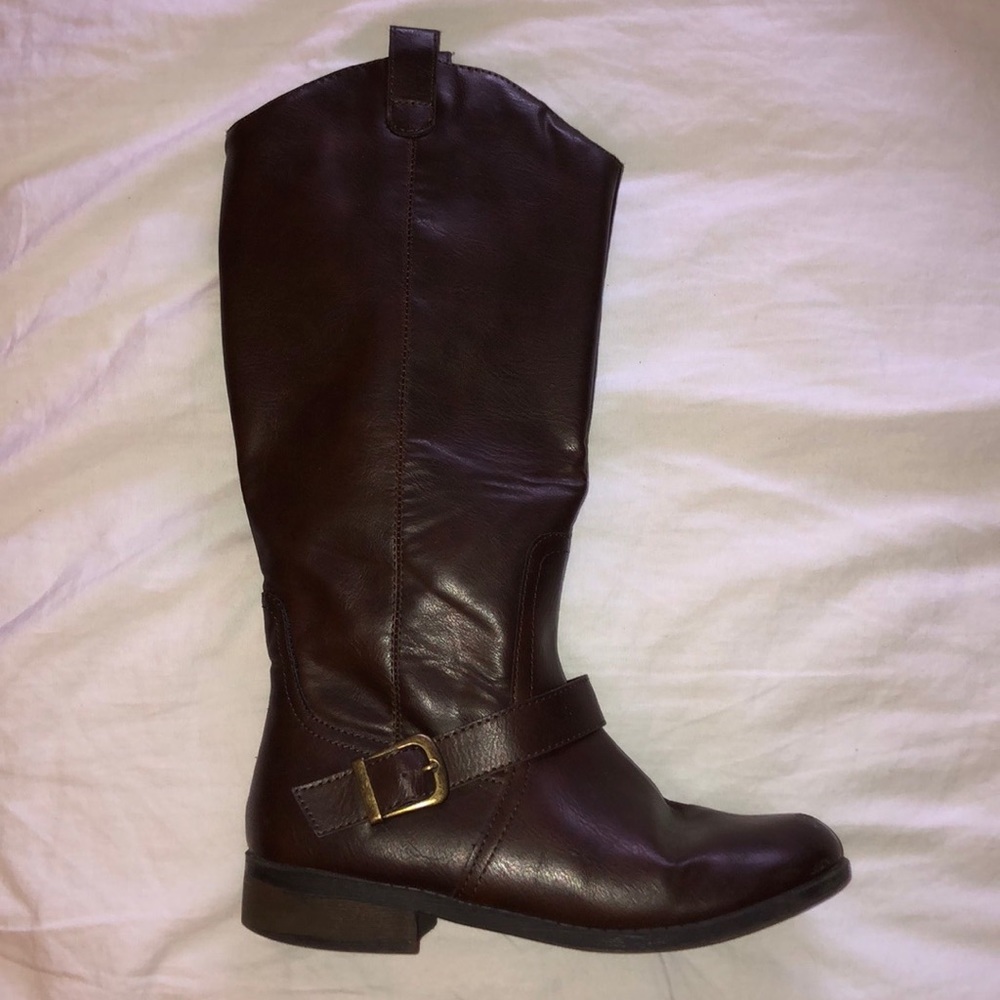 Brown boots!!